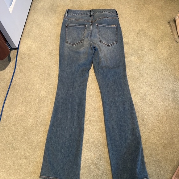 WHBM Everyday Soft Skinny Flare high rise size 2 regular length - Picture 3 of 3